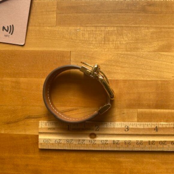 Miu Miu Logo Engraved Buckle Bracelet - Picture 5 of 7